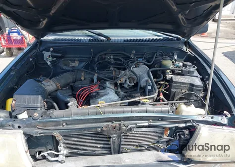 1998 Toyota Tacoma Base (A4) from USA, damaged, VIN 4TANL42N1WZ028046